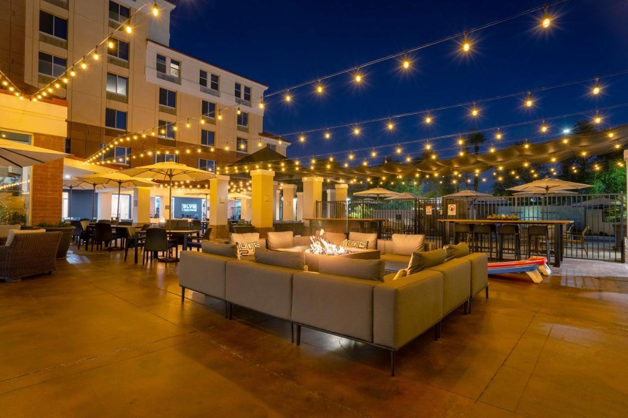 Hilton Garden Inn Scottsdale Old Town Exteriör bild