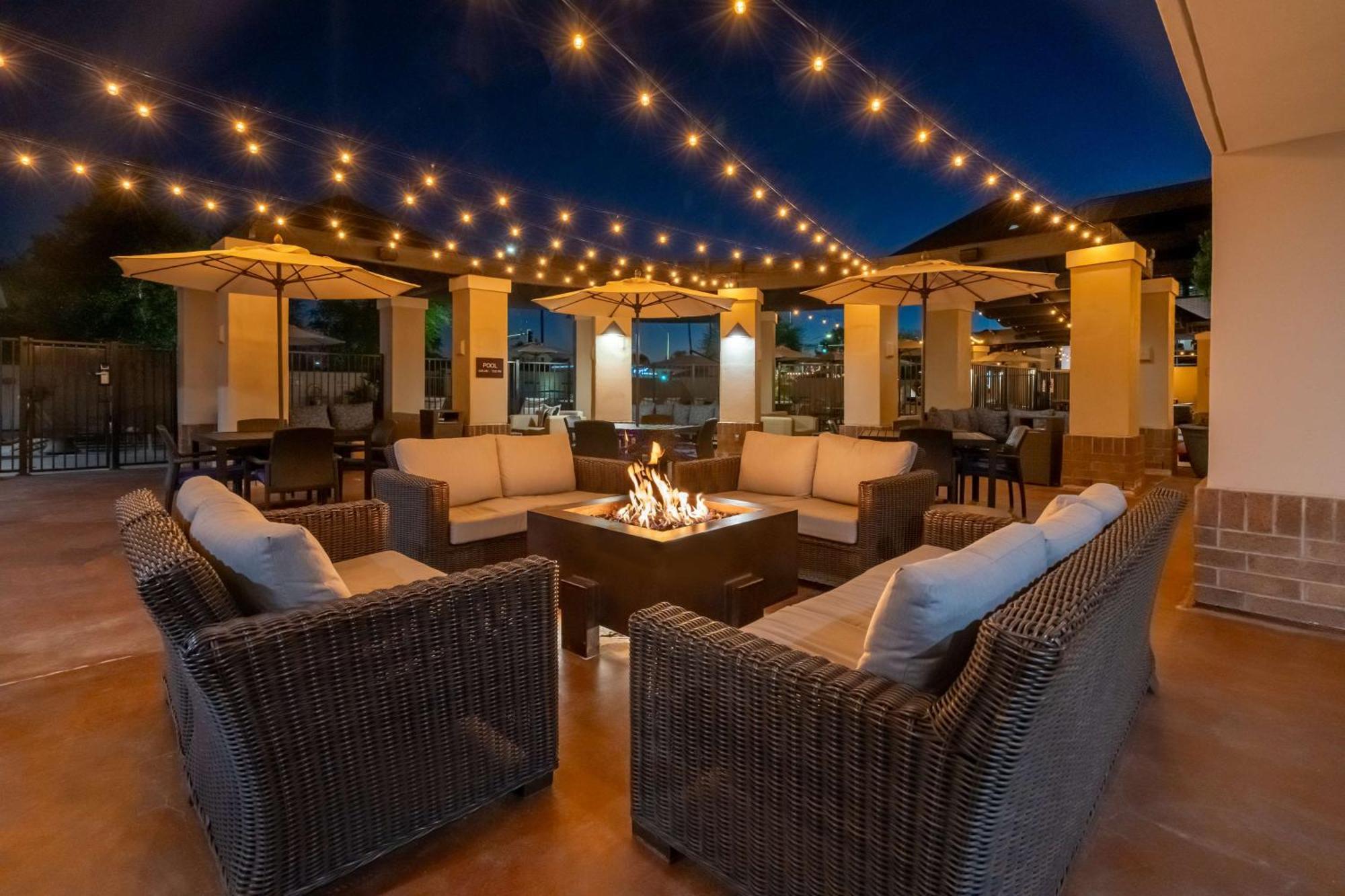 Hilton Garden Inn Scottsdale Old Town Exteriör bild